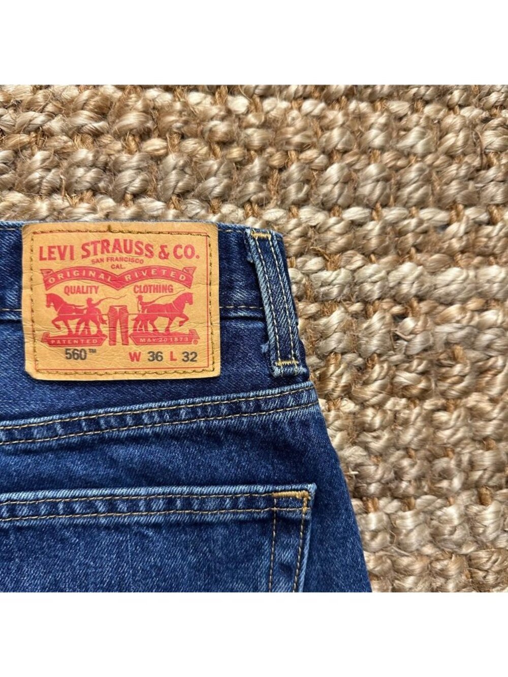 Levis 560 Jeans Mens Size 36 x 32 Blue Denim Loose Fit Straight Leg (Men’s)
